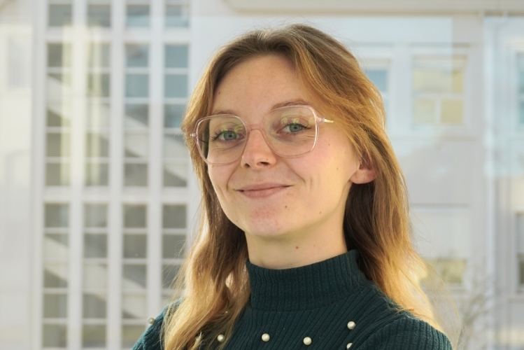 Lucie SIMON